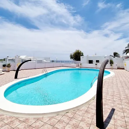 Luxury Coral First Line Of The Sea 아파트 *
