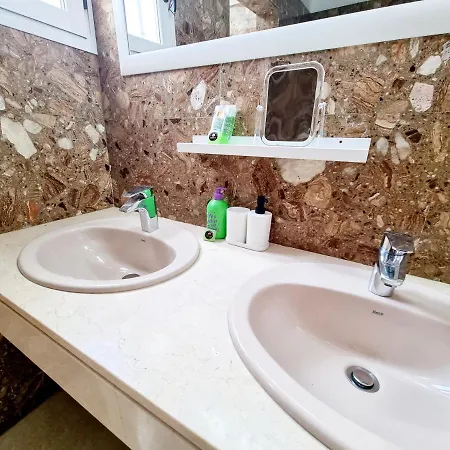 Luxury Coral First Line Of The Sea 아파트